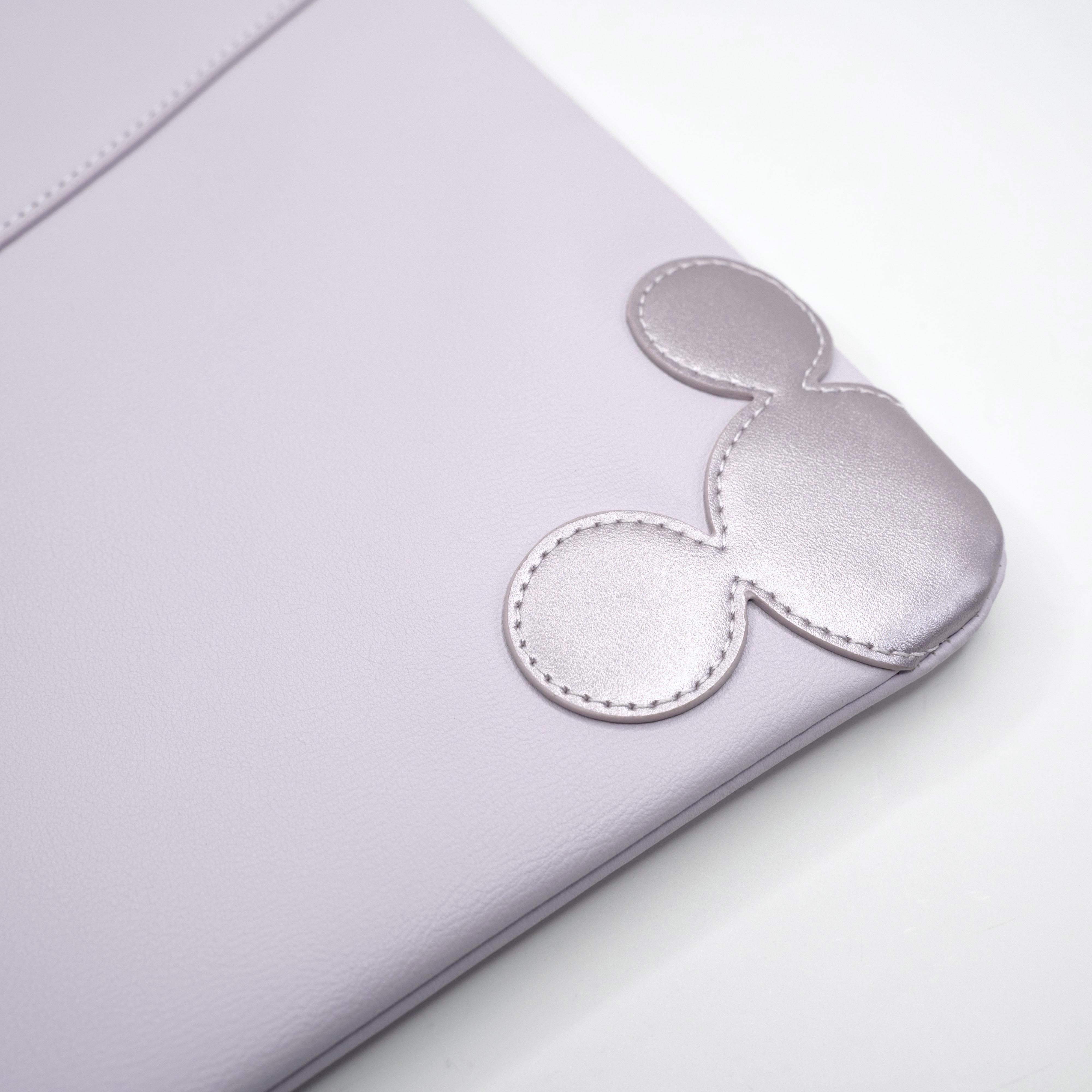 Aura Estelle The M Pouch lilac charm detail