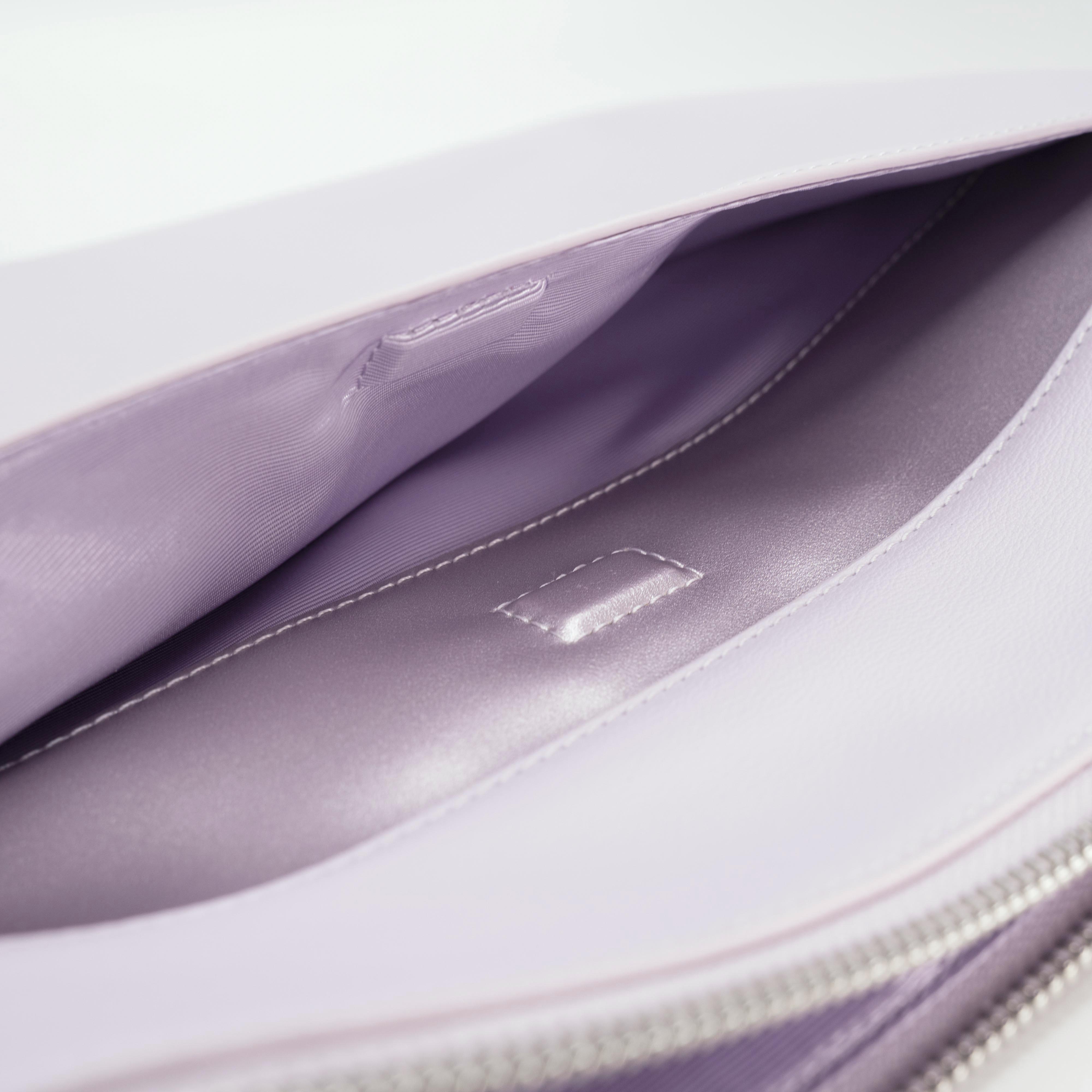 Aura Estelle The M Pouch lilac open interior