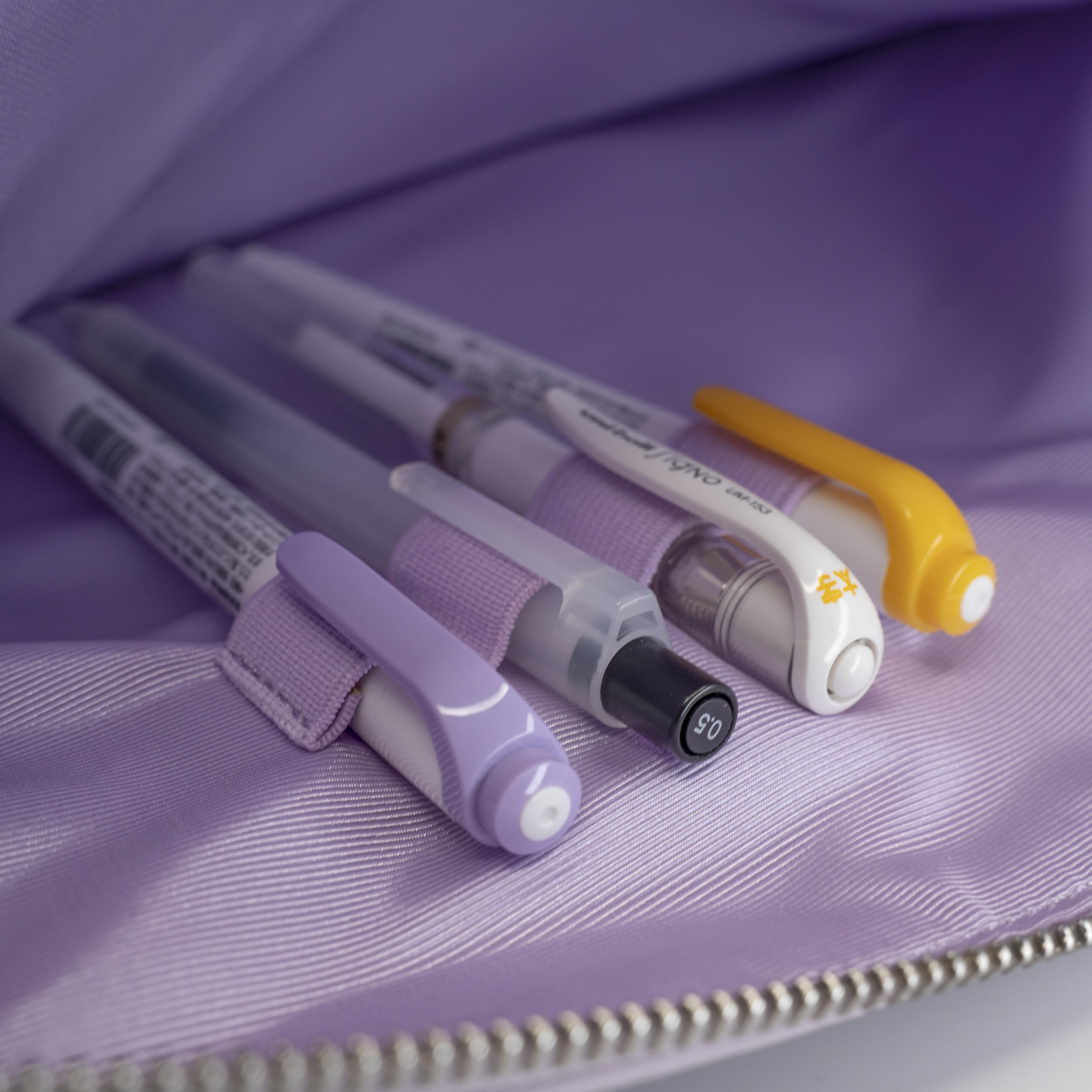 Aura Estelle The M Pouch lilac interior with pen loops and pens